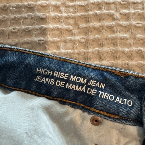 Wild Fable ripped high rise mom Jean - size 0 - Picture 3 of 3
